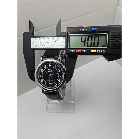 Mens Q & Q By Citizen Quartz Dress Watch Silver Black Dial 30M WR New Battery - Picture 5 of 13
